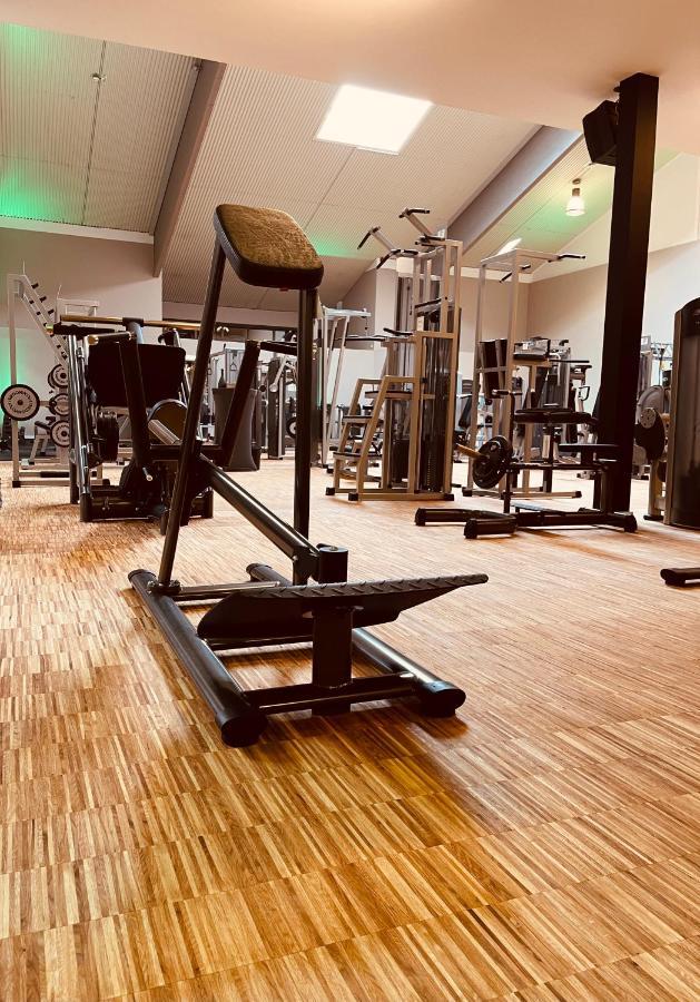 Maifeld Sport- Und Tagungshotel Верл Екстериор снимка