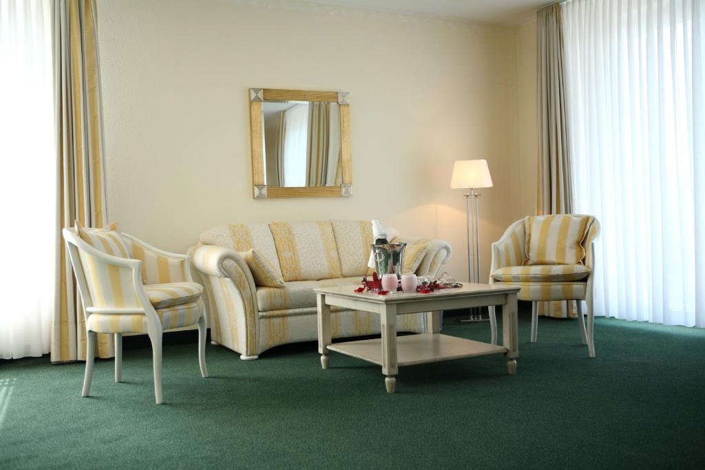 Maifeld Sport- Und Tagungshotel Верл Стая снимка
