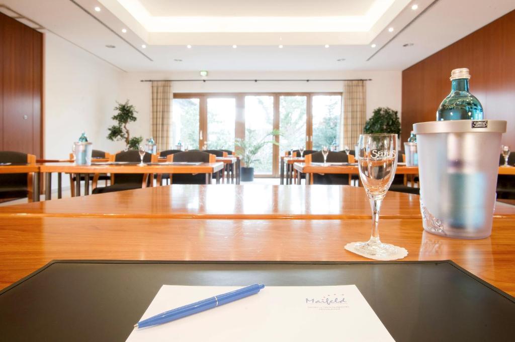 Maifeld Sport- Und Tagungshotel Верл Екстериор снимка
