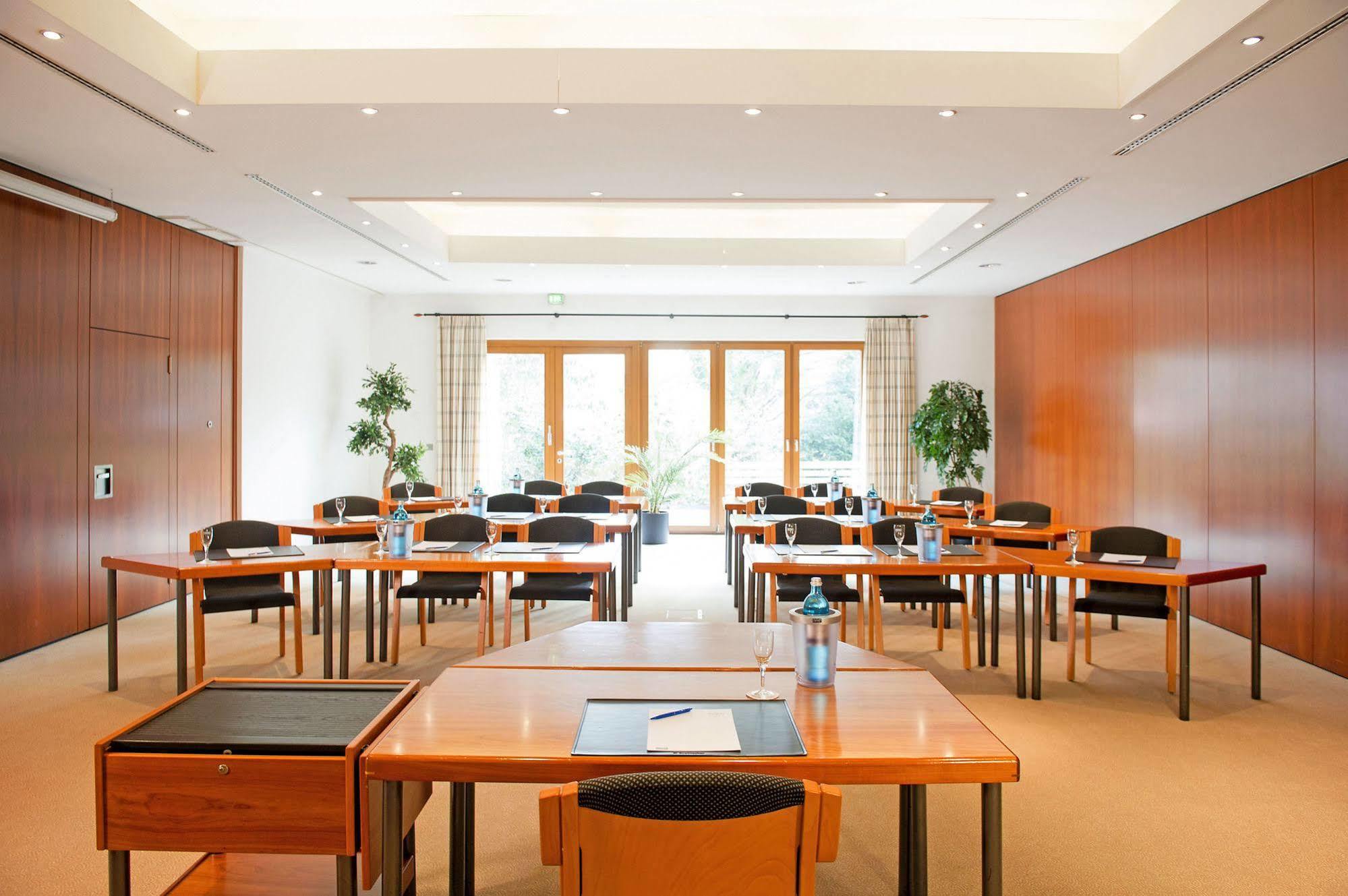 Maifeld Sport- Und Tagungshotel Верл Екстериор снимка